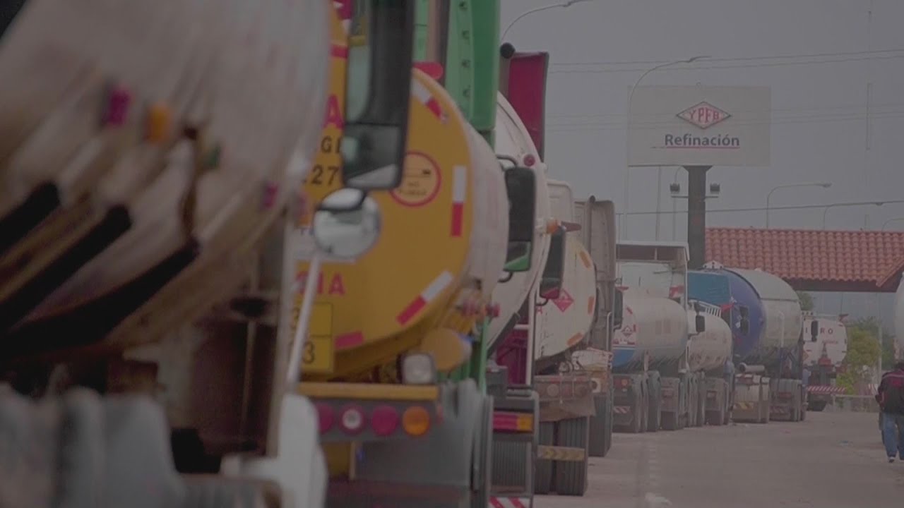 Escassez de diesel na Bol&iacute;via gera longas filas para abastecimento