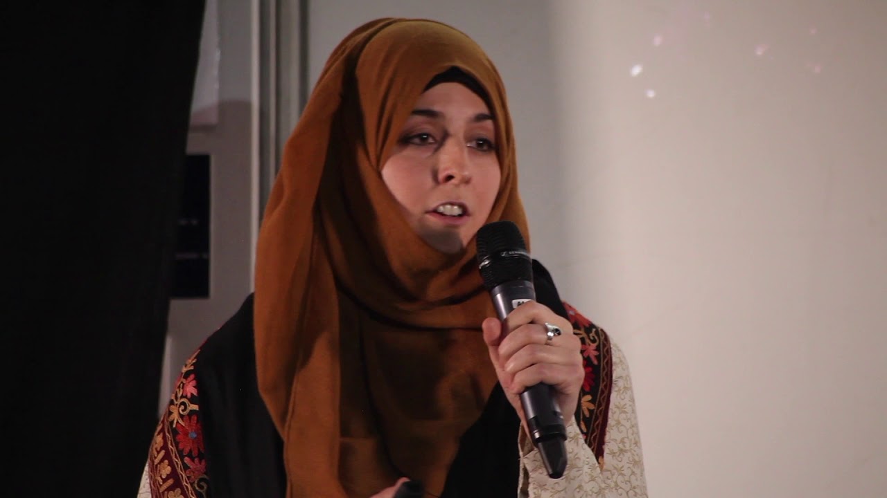 Puiser dans nos identit&eacute;s multiples pour donner du sens | Imaan M. | TEDxUniversit&eacute;ParisDauphine