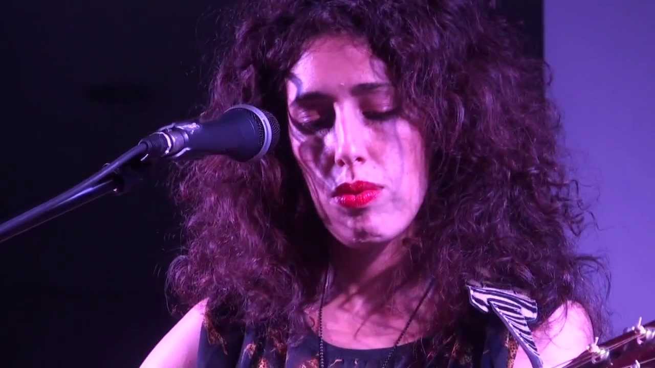 Ella, ella ya me olvidó - Paula Maffía Orgía