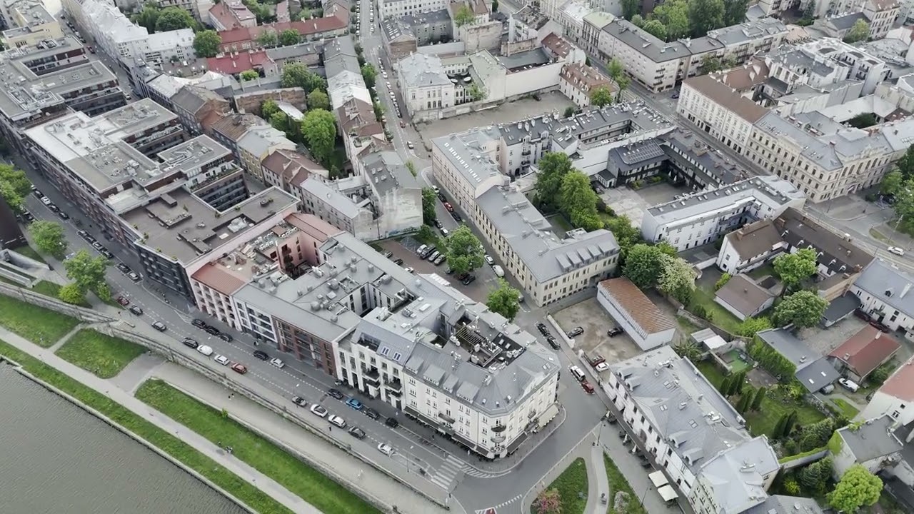 Kraków, Podgórze, Kazimierz, Wawel, Wisła i Skałka. Wszystko z lotu ptaka w piękny poranek.