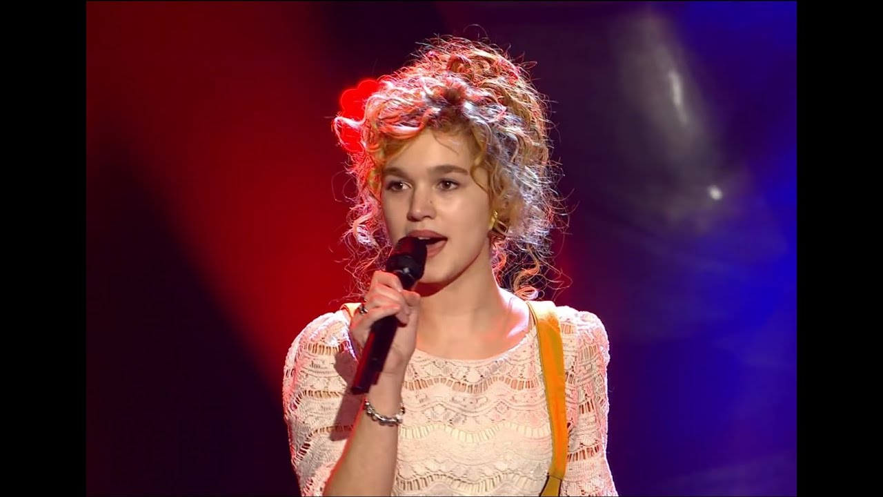 Iandara Brobecker - La Vie En Rose - Blind Audition - The Voice of Switzerland 2013