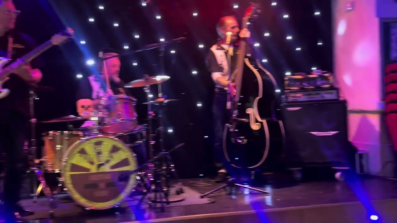 THE SUN RAYZ ♪ I’M ON FIRE • Carshalton Ex Servicemen’s ♪ 11/01/2026