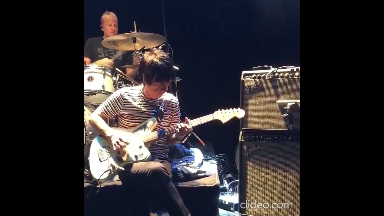 JOHNNY MARR - New Town Velocity (Unaccompanied at soundcheck)