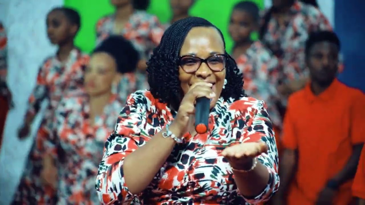 NIKUFANYIE NINI, Revival Choir Arusha, official video