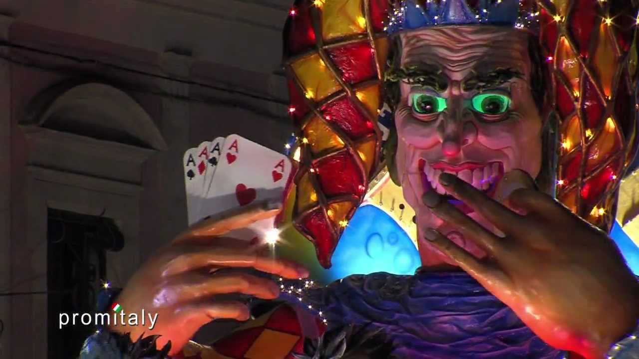 Carri in cartapesta Carnevale di Acireale 2013