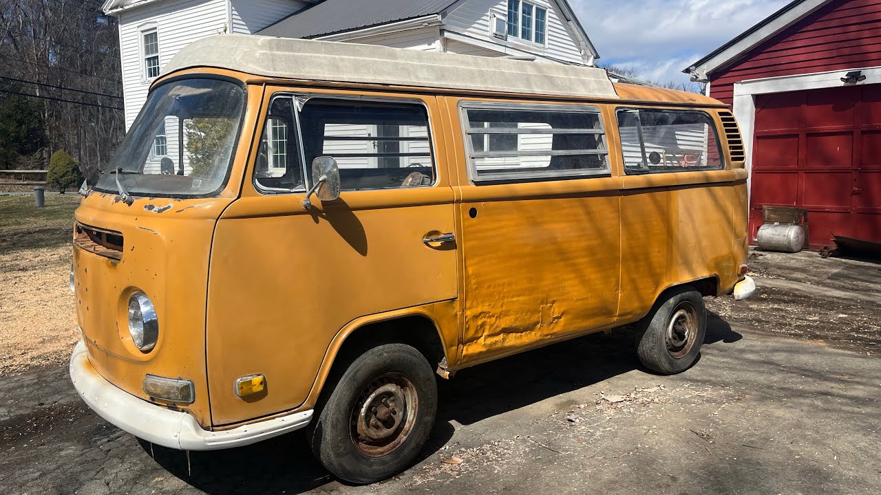 Quick update on the 1972 VW Campervan!  Type 4 engine disassembly and analysis.