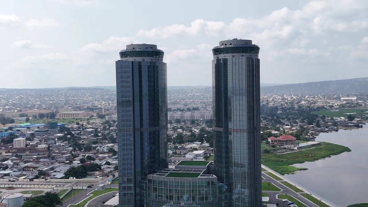 Tours Jumelles : Vue aérienne imprenable sur Brazzaville, Congo