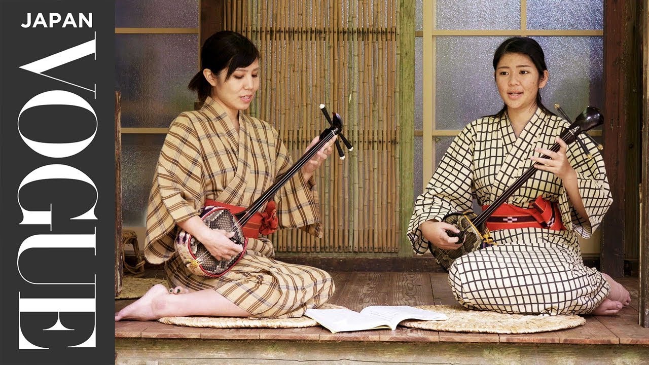 八重山の暮らしを今に伝える、石垣に響く島唄と三線の音色を探して。| MEET with LOCALS | VOGUE JAPAN