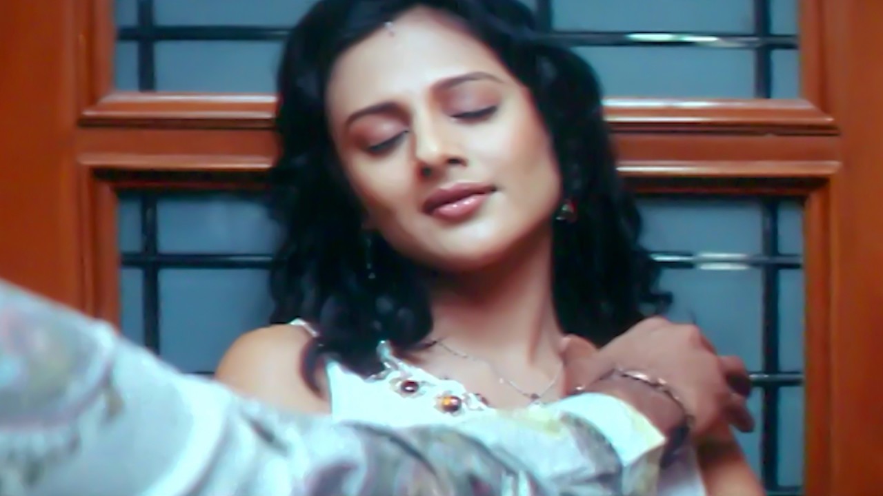 Romantic Movie Scene | Chhatrapati Shivaji The King | Hindi Action Movie Scene 04