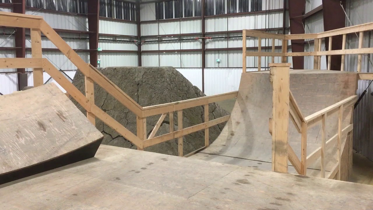 RIDING BMX: AIR REC CENTER INDOOR. MAPLE RIDGE, BC