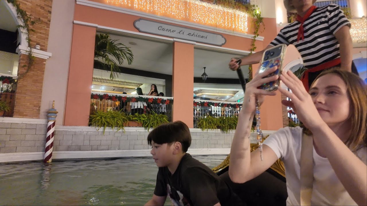 Первая короткая поездка в торговый центр Venice Grand Canal Mall в BGC | Филиппины. Часть 10.