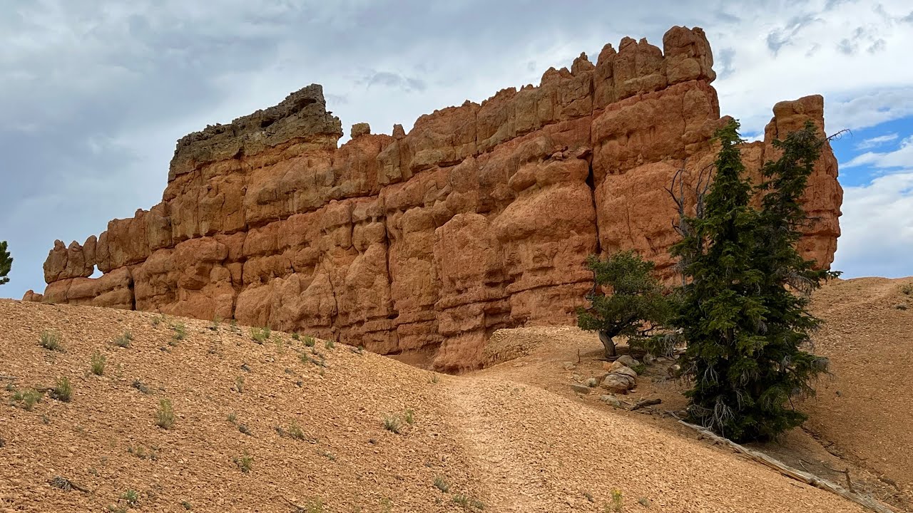 Golden Wall Trail Hike in Utah