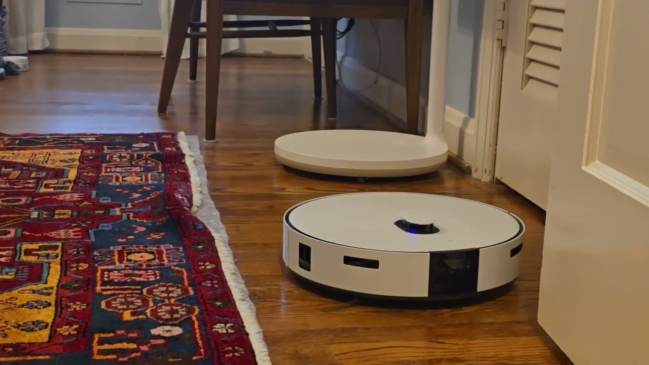 Samsung Bespoke Jetbot AI Combo Mapping out Rooms