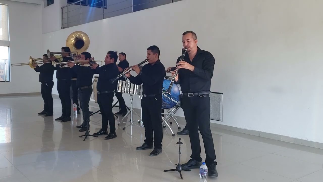 Banda Los Simones con más música de viento 
