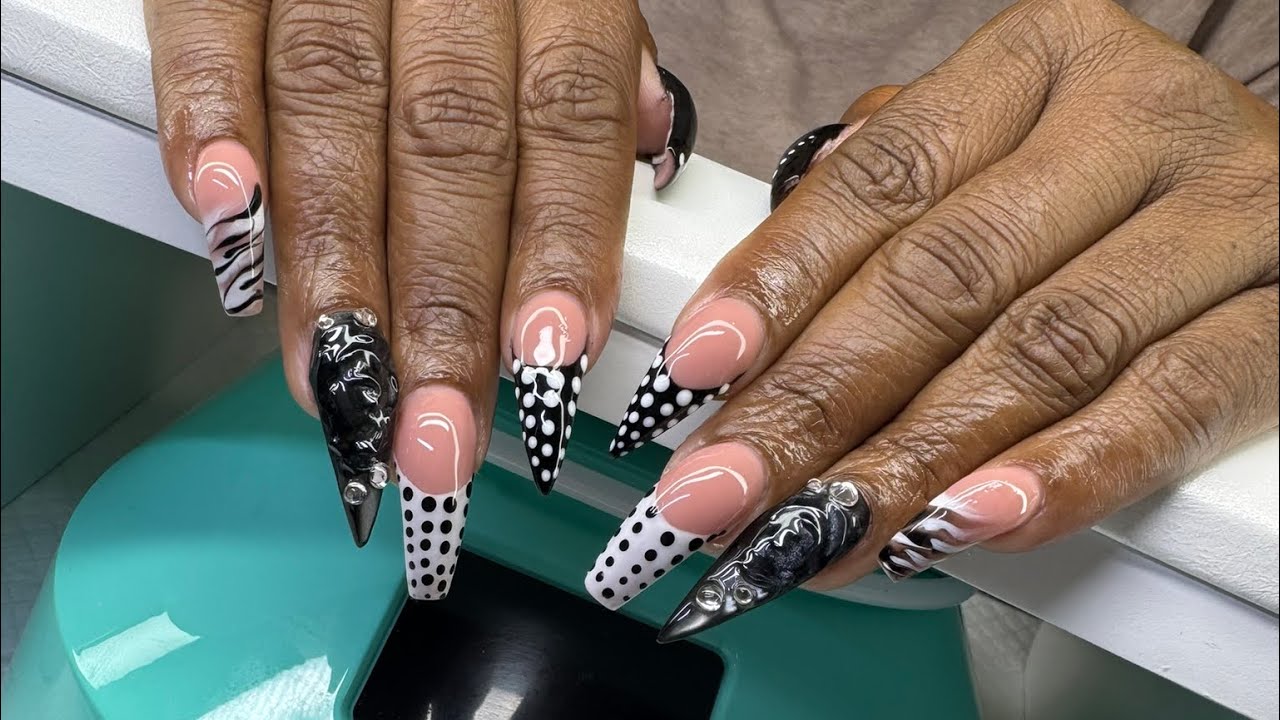 TheNailJeanieSC live w/client “silent live”