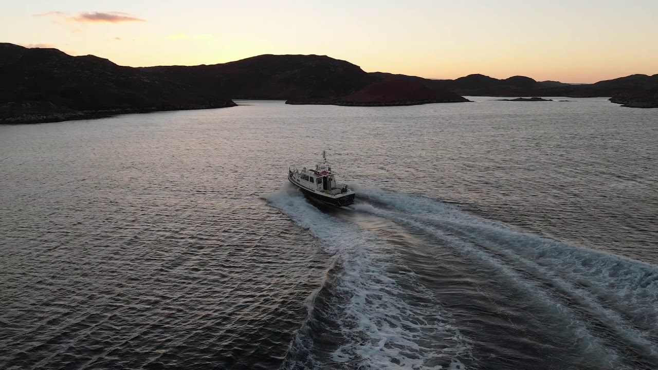 Mitchell 31 mk3 being followed by DJI Mavic Air