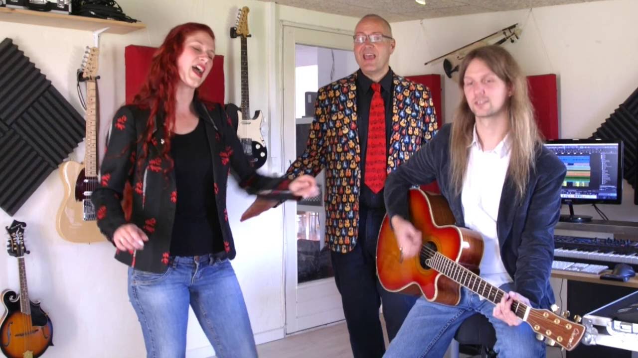 Familie Journals Johan Isbrand hos Lena og Mads fra Safari-Band