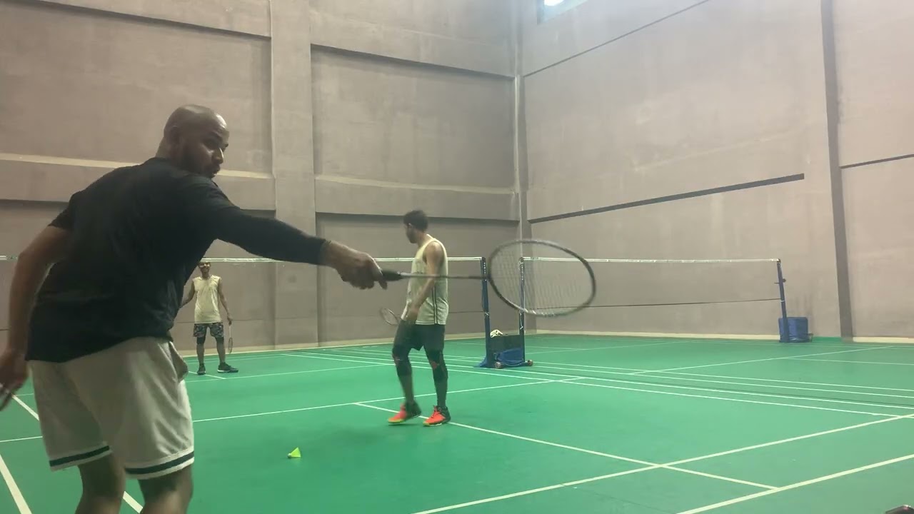 tonViral#SmashChallenge#ShuttleAttack#ViralSmash#BadmintonEdit#CourtBattle#NextLevelPlay