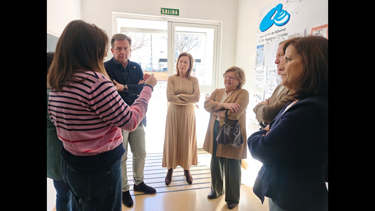 Visita institucional Delegada Territorial de Inclusión Social, Dolores Sánchez, a Nuestros Ángeles