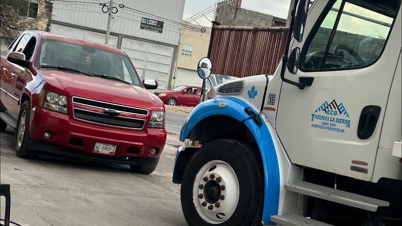DÁNDOLE UN LAVADON A LA WAWITA (PERICO’S TRUCKING)