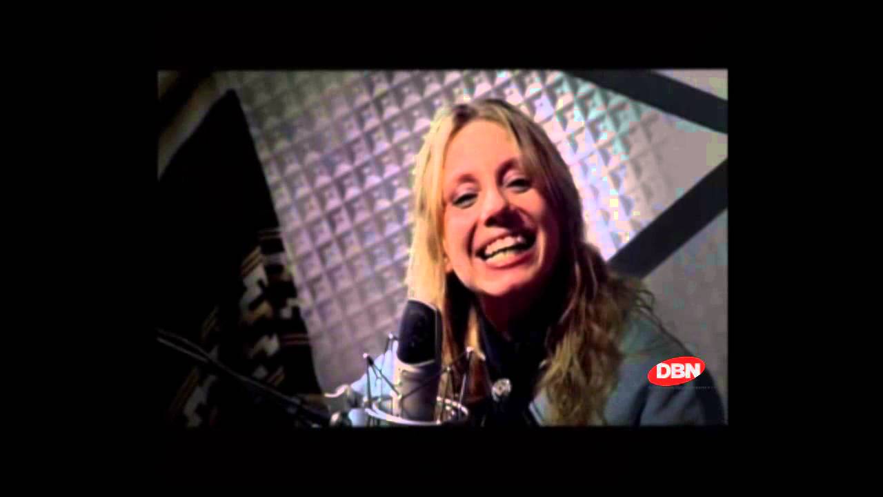Lucia Ceresani - Quisiera Amarte Menos  (Oficial)
