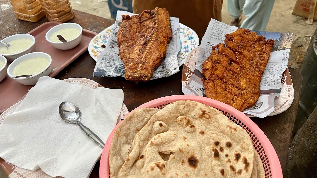 Travelling vlog amazing scenes  rainy day eating fried fish street food dhaba