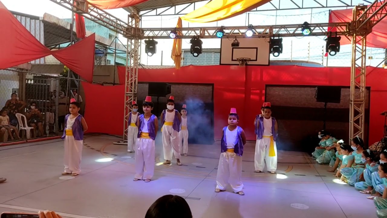 Primeiro musical do João Guilherme (música: o mundo ideal, Melim)