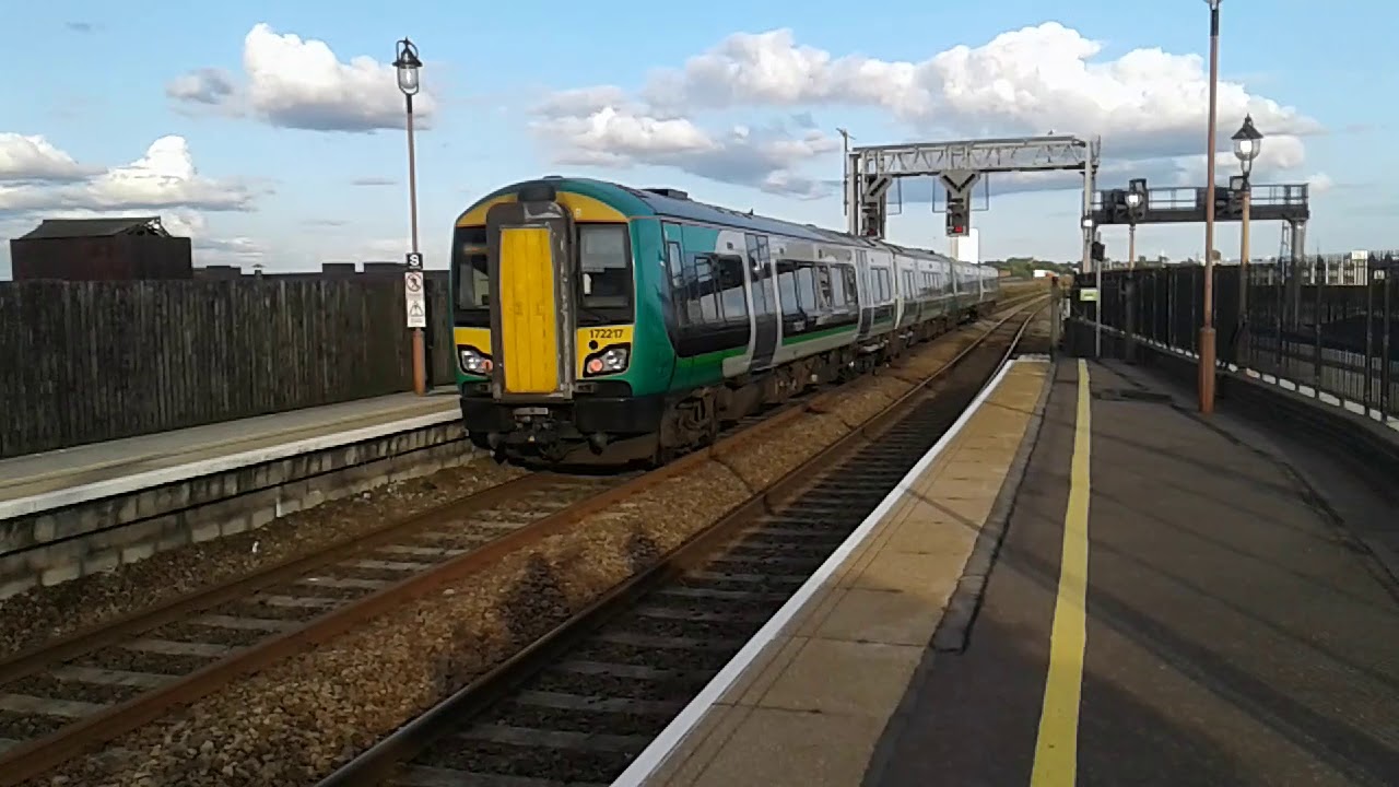 Trains at: Birmingham Moor Street, CML, 15/08/17