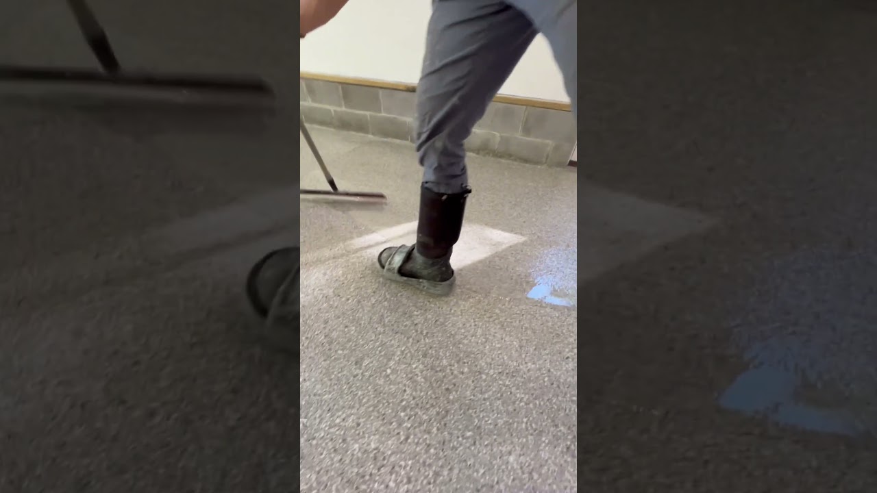 Polyaspartic Topcoat #epoxy #polyaspartic #satisfying #epoxycoating #construction