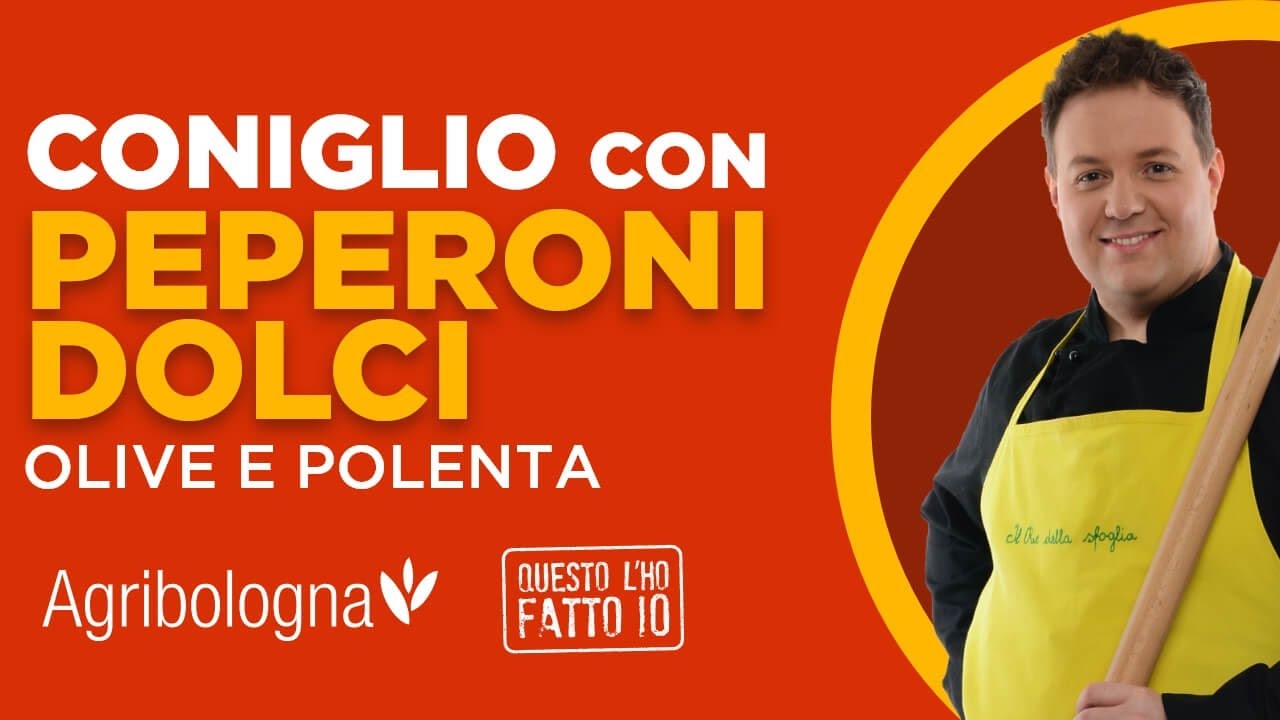 Coniglio con peperoni dolci, olive e polenta