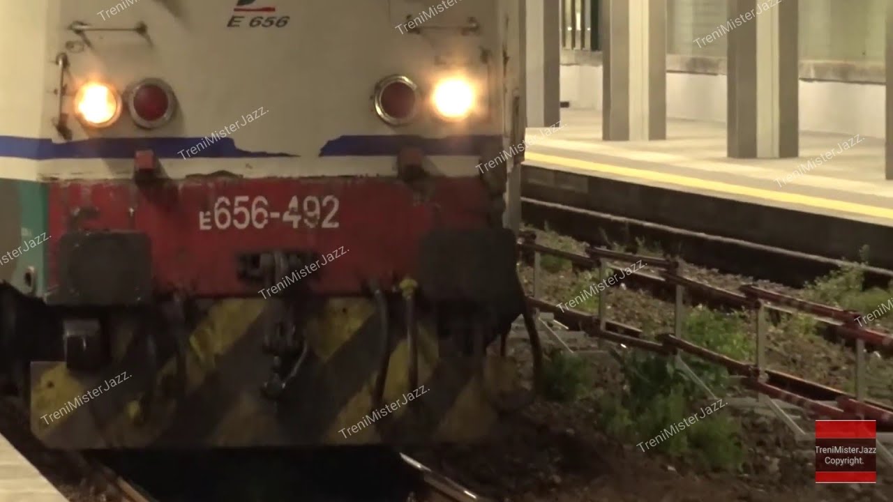 Arrivo e partenza treno intercity notte trenitalia Siracusa-Roma. TreniMisterJazz.
