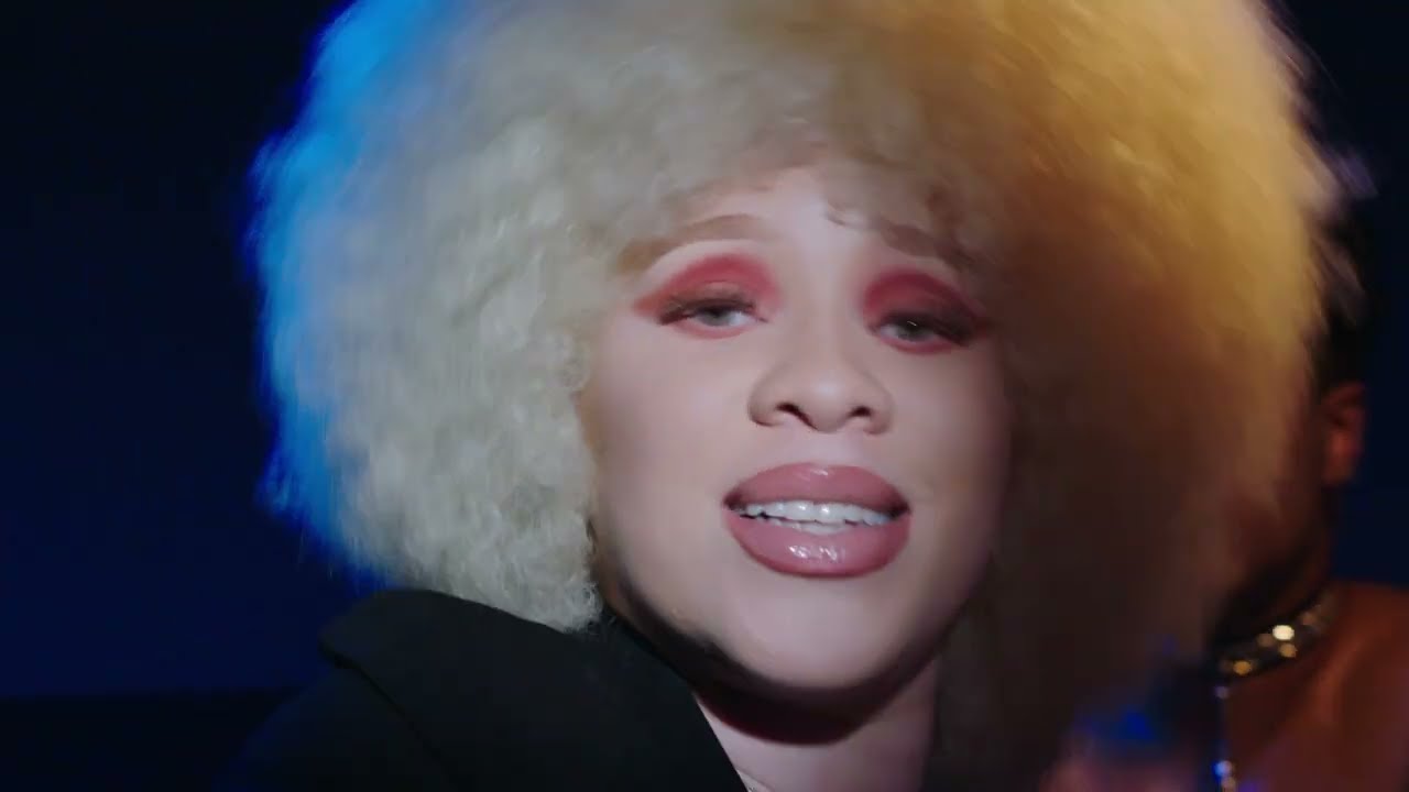 Pretty Porcelain - Feisty (Official Music Video)