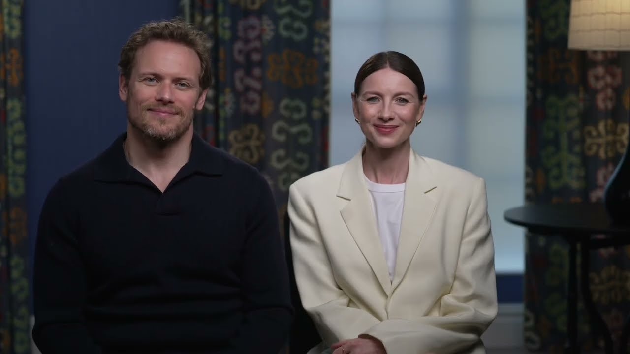 Caitriona Balfe e Sam Heughan presentano 