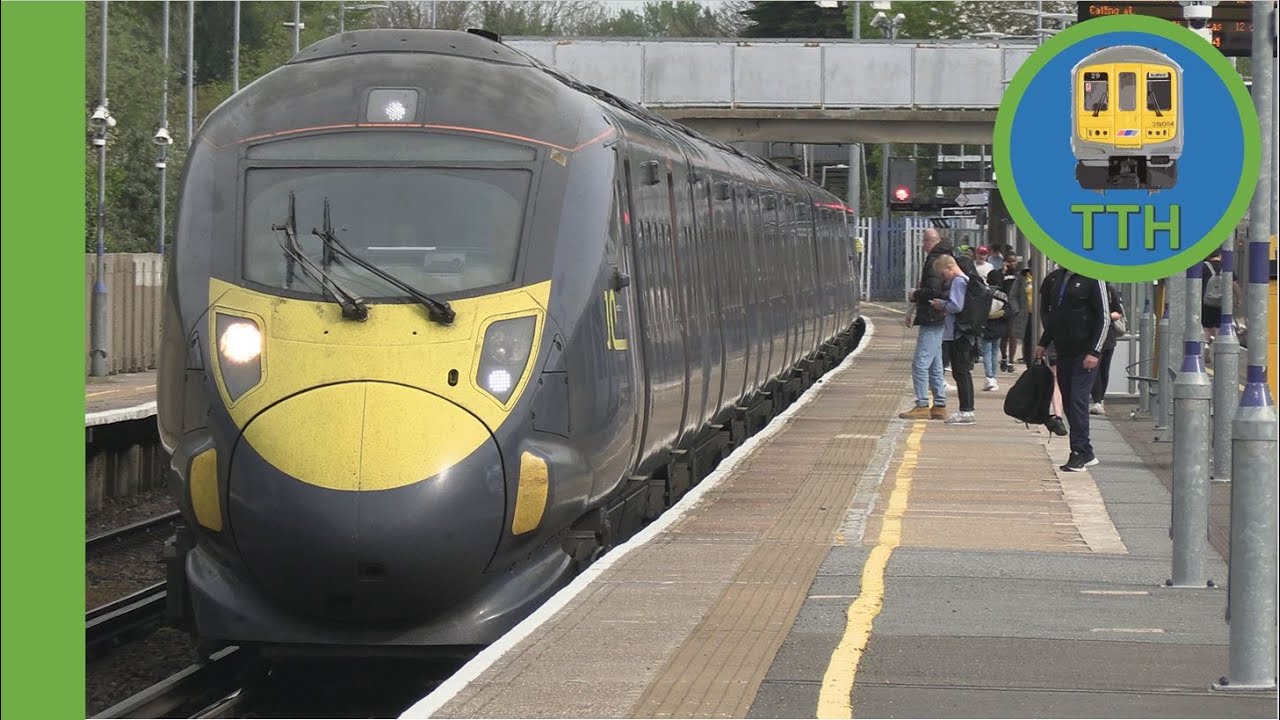 Trains at Rainham (Kent)