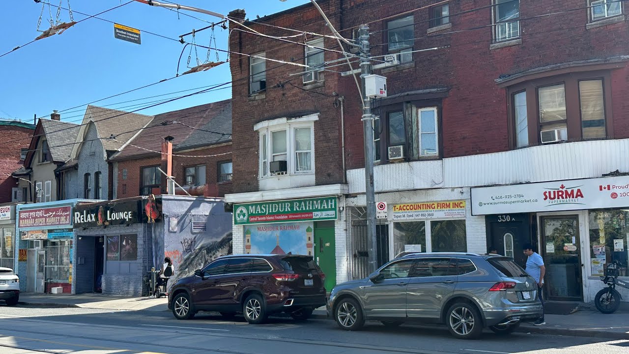 Toronto Sokaklarında Akşam Yürüyüşü 🇨🇦 Yesil Sokaklar 🌆🚶‍♂️”
