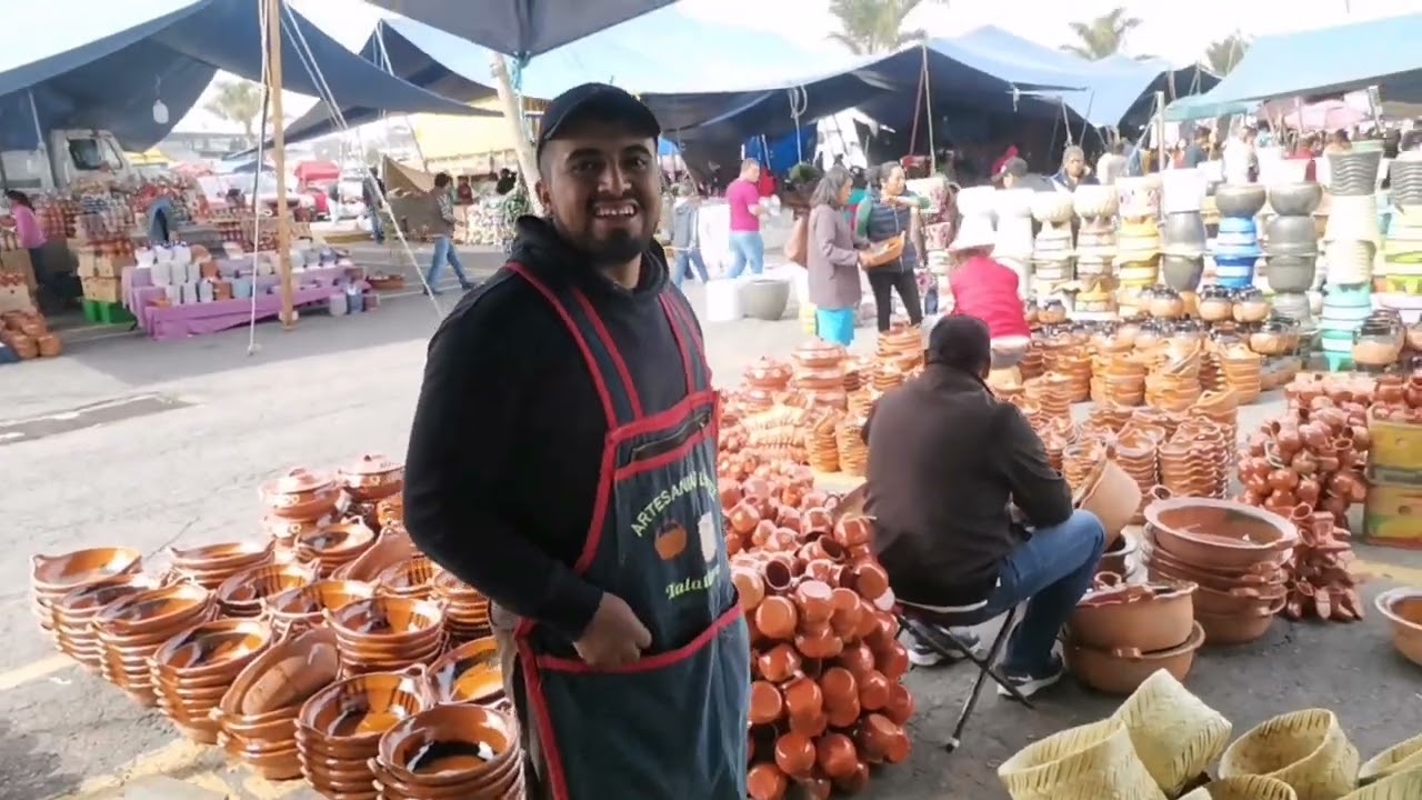 Recorriendo el Tianguis de Artesanías en la Central de Abastos de Toluca: Barro, Palma y precios