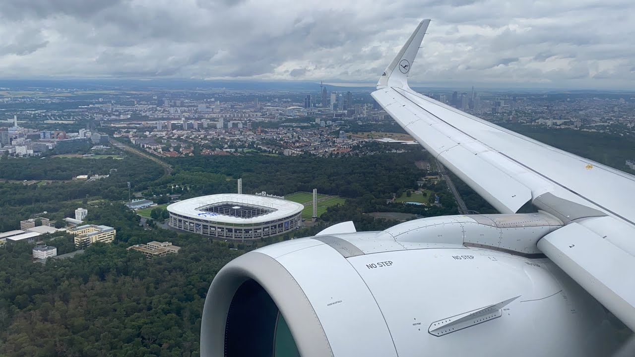 Lufthansa Airbus A320neo cloudy afternoon landing in Frankfurt (FRA)