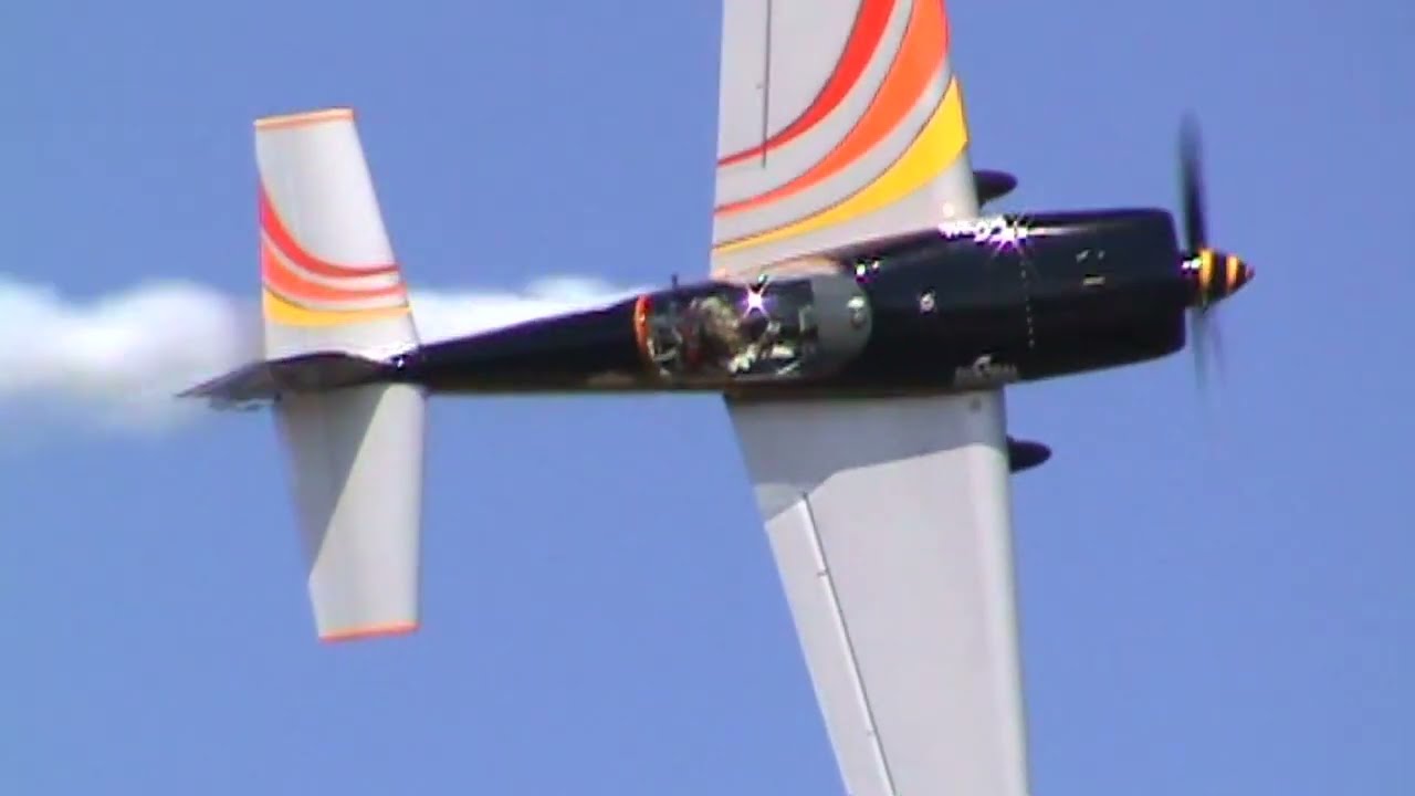 Patty Wagstaff Extra 300 Aerobatics