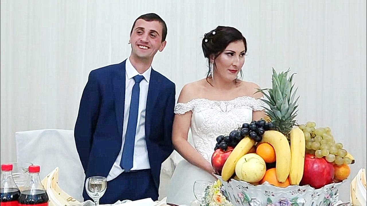 DHENDRI ME I HOLL SE KRAVATA - QESHNI ME LOT ME DASMEN SHQIPTARE