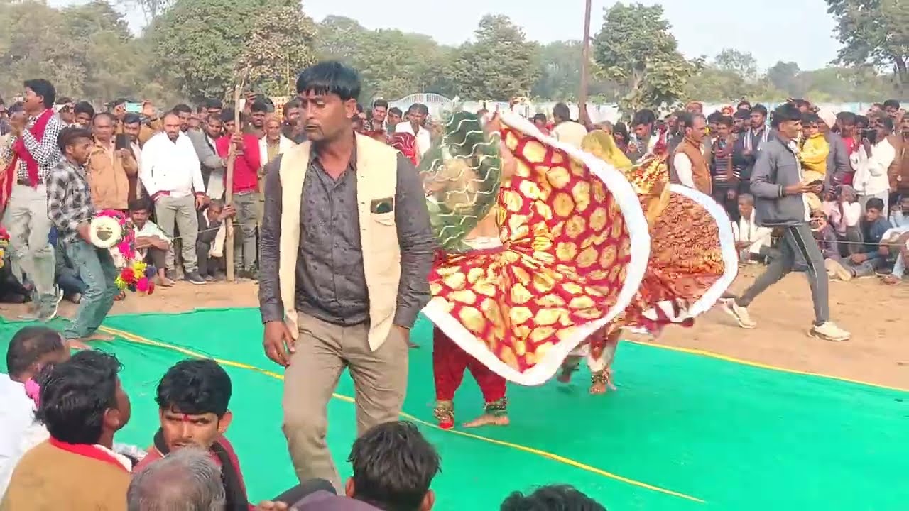 बी के एस बुन्देली राई_सरमन_यादव_एंड पार्टी बुंदेलखंडी देसी राई प्रोग्राम देखने हेतु सब्सक्राइब करें 