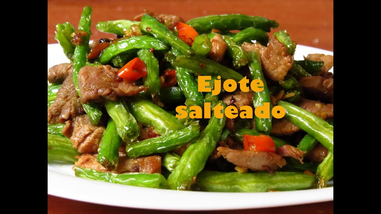 Uno de los platillos típicos y caseros de la comida china **Ejote salteado**