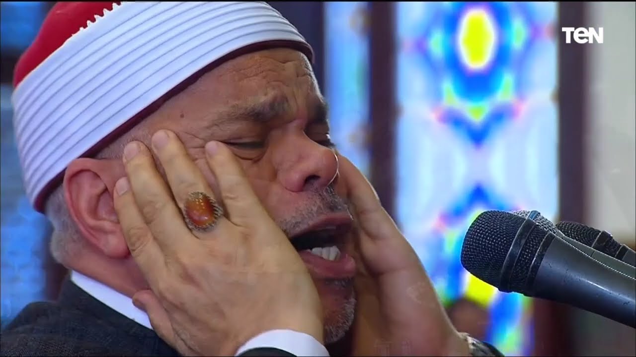 الرئيس السيسي يؤدي صلاة الجمعة في مسجد المشير بمناسبة ذكرى العاشر من رمضان