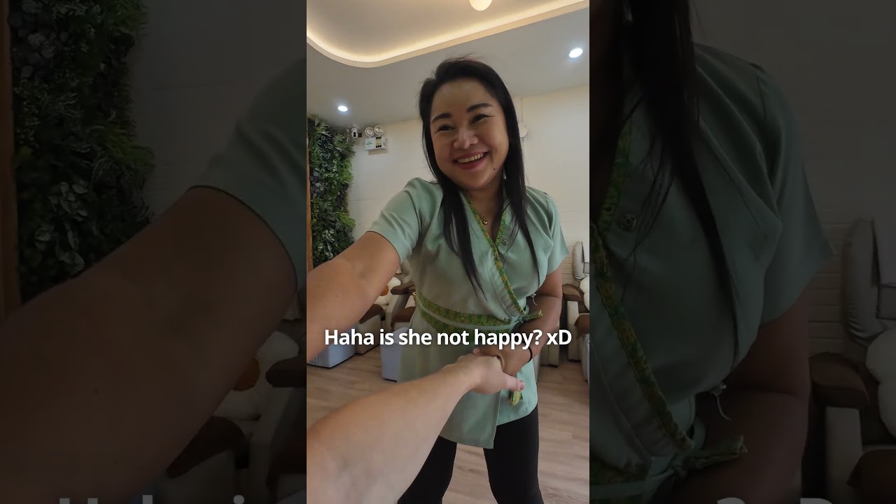 Quick FREE Hand Massage by Thai Girl 🇹🇭 (ASMR)