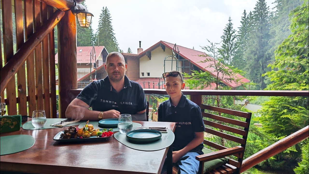 Brasov 🇷🇴 T&acirc;mpa Mountain & Bear Steak at V&acirc;nătorul Restaurant