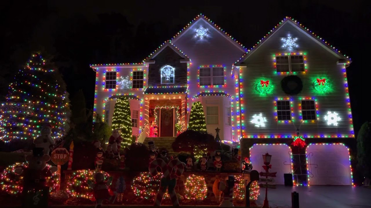 Lights on Meredith Way 2021