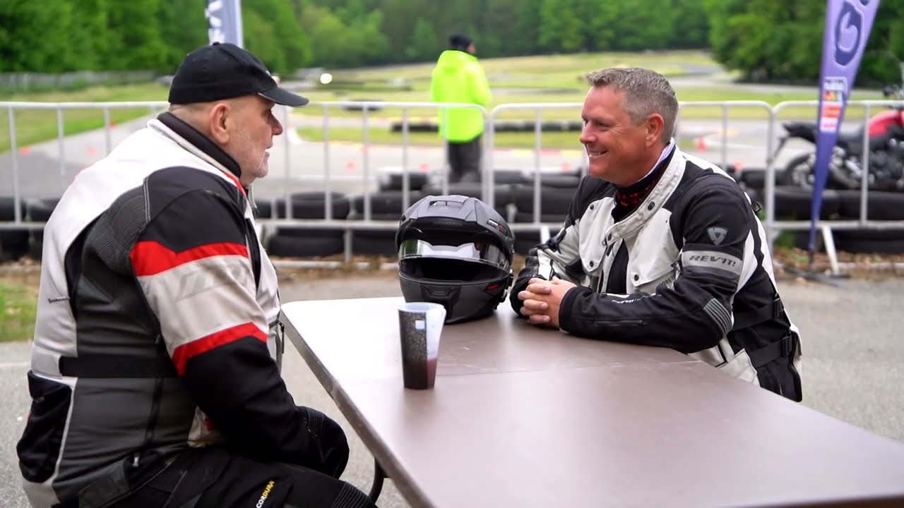 Richard Přibyl - asistent enduro kurzů a průvodce expedic MotoLisý a jeho hodnocení přilby Schuberth