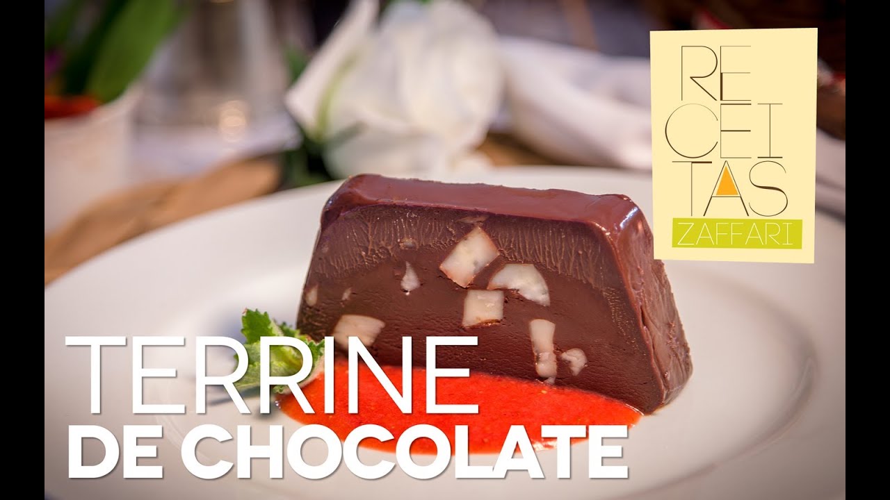 Terrine de chocolate com castanha e coulis de morango - Receitas Zaffari