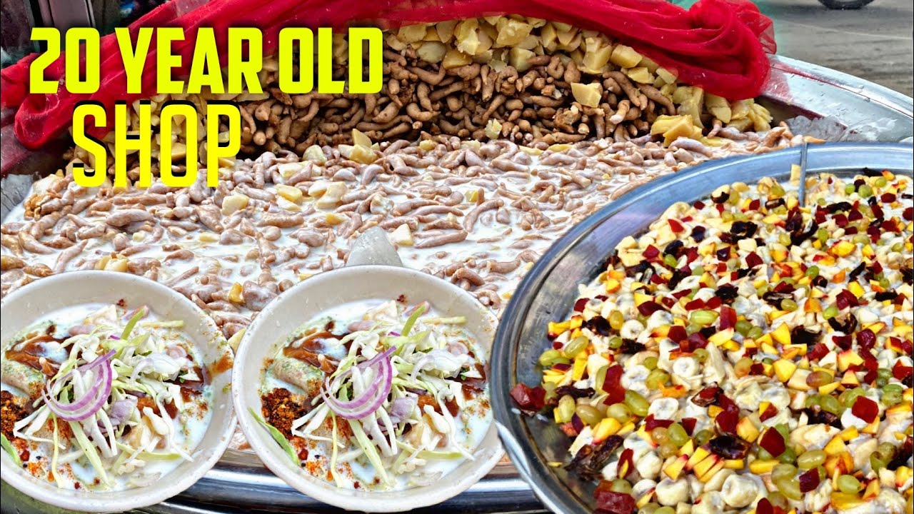 Famous shahbaz kay dahi bhalay and cream chaat | Since 2002 | #StreetFoodPakistan