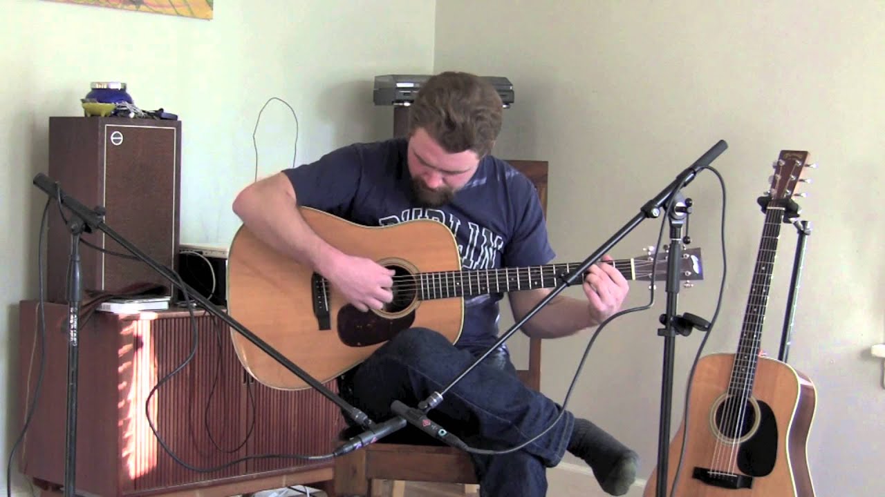 Martin D-28 vs Collings D2H - GuitarDemo.com
