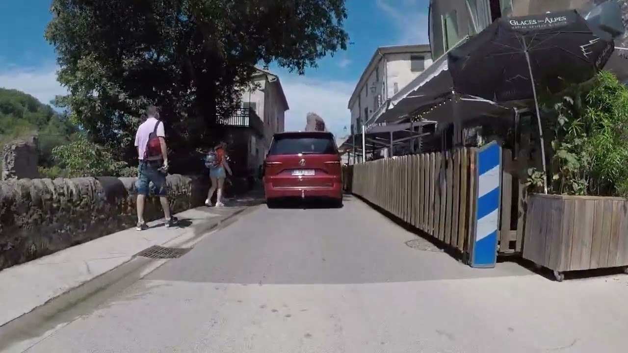 Entre Vog&uuml;&eacute; et Ruoms